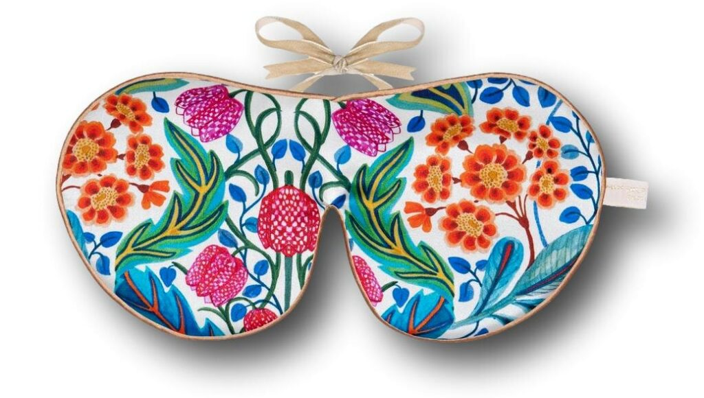 holistic_silk_pure_silk_anti-ageing_eye_mask_-_elm_house_liberty_print - Gimle Parfymeris blogg
